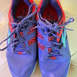 Cascadia brooks running shoes